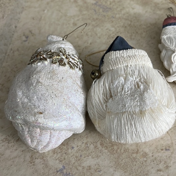 Lot of 5 Vintage Christmas Santa Ornaments Resin Ceramic - Picture 8 of 9